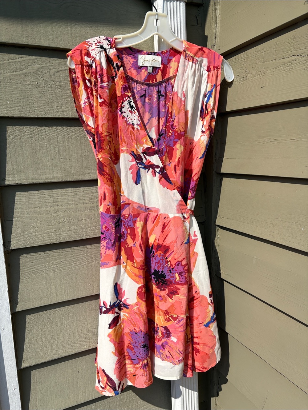 100% Silk Yumi Kim Coral, Pink & Purple Floral Wrap Dress. Sz S. Lined. ❤️💃❤️💃
